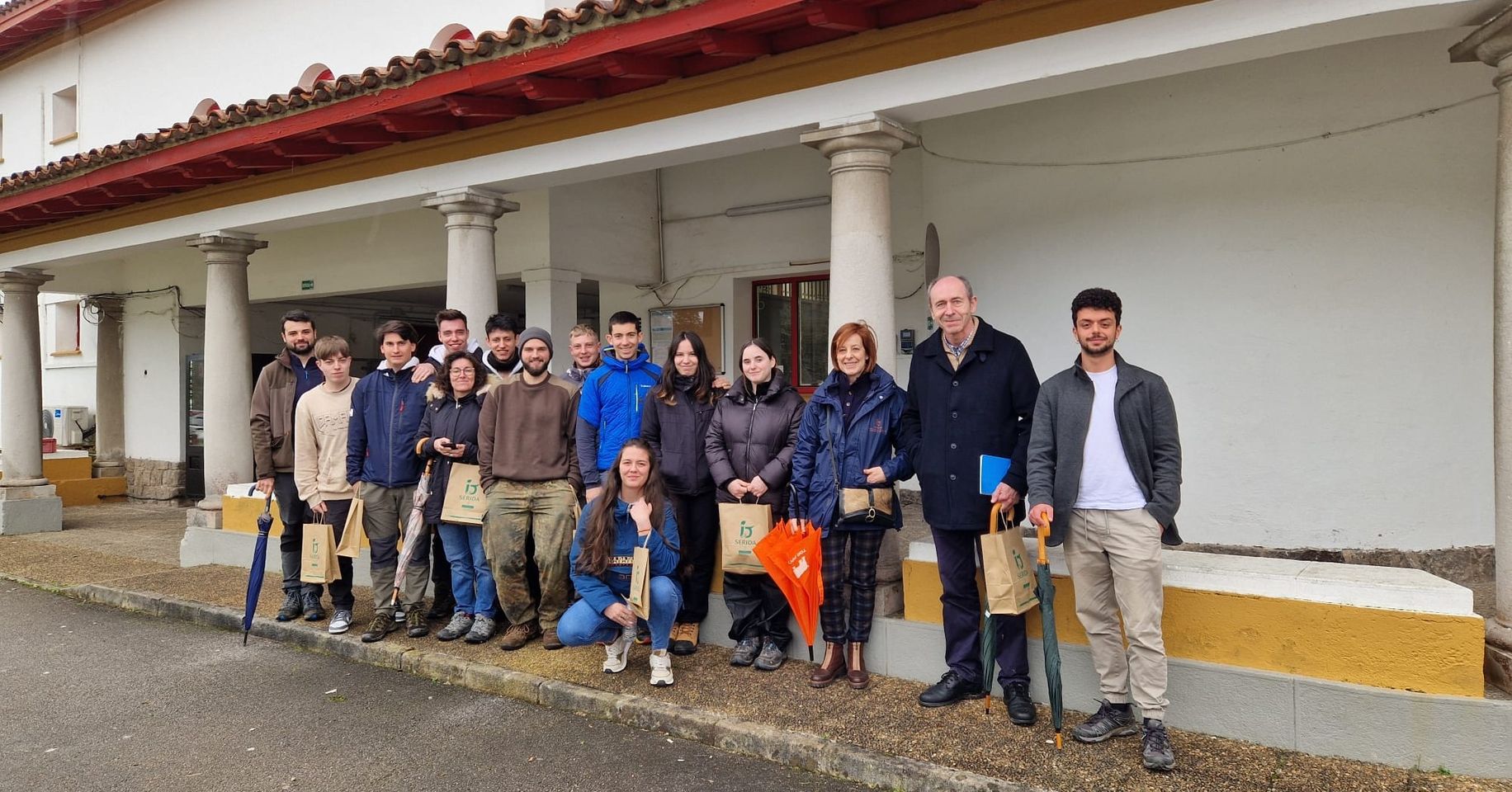 Foto Visita de un grupo de alumnos del Grado de Ingeniería Forestal de la Universidad de Oviedo. Villaviciosa, 4 de marzo de 2024.